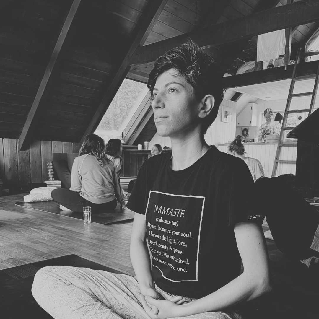 QuantumCareCa's tweet photo. Dance into transformation! ✨
Join Synergy Ecstatic Dance experience featuring a Quantum Care Sound Bath. 🎶

This safe, sober space invites authentic expression and deep listening.

🗓️ Tue, Jan 9 | 7-10 PM
📍 The Beaumont Studios, Vancouver
🎟️ $35
🔗 https://t.co/0j6Qfqn2tL
#YVR https://t.co/raFuVB4WxH