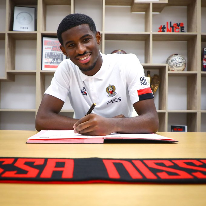 CulturaSportRo's tweet photo. ✅Tanarul talent Mohamed-Ali Cho de la Real Sociedad a semnat cu OGC Nice pana in 2027.
#AliCho #RealSociedad #OGCNice #Transfers https://t.co/2M4tC2uWcU