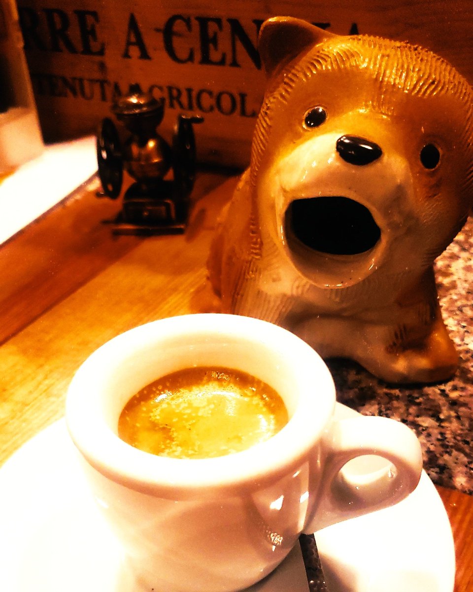 passtimecoffee's tweet photo. 今週の閉店セール的営業
1/12(Fri)16:30~23:00
1/13(Sat)12:00~21:00

例えば…
殆どのお酒300円均一
コーヒー関連100円引き
等々～ https://t.co/dTl8pItZtx