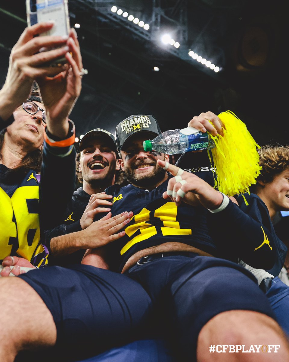 CFBPlayoff's tweet photo. if michigan has zero fans I’m dead https://t.co/rALaLTtH0A