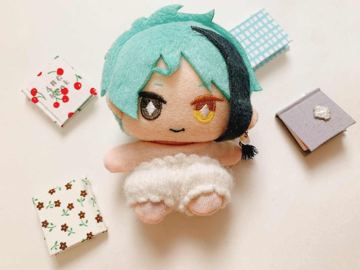 keylock222's tweet photo. 毛糸のおぱんつの履かせ方

①まずは腕の下まで普通に履かせる
②足元から裾を股下までぎゅっ！ぎゅっ！と上げる
③可愛く履けました(๑′ᴗ‵๑)Ｉ Lᵒᵛᵉᵧₒᵤ♥
④うまく履かせるとあざと可愛いポーズをしてくれます☺️ https://t.co/HHyy9uD8eq