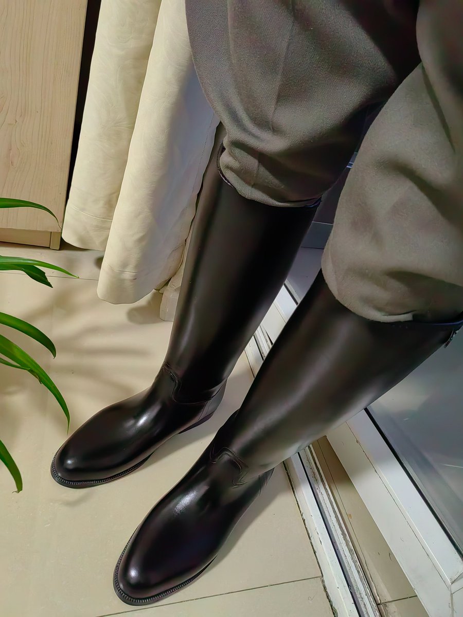 早晨起来就穿马靴