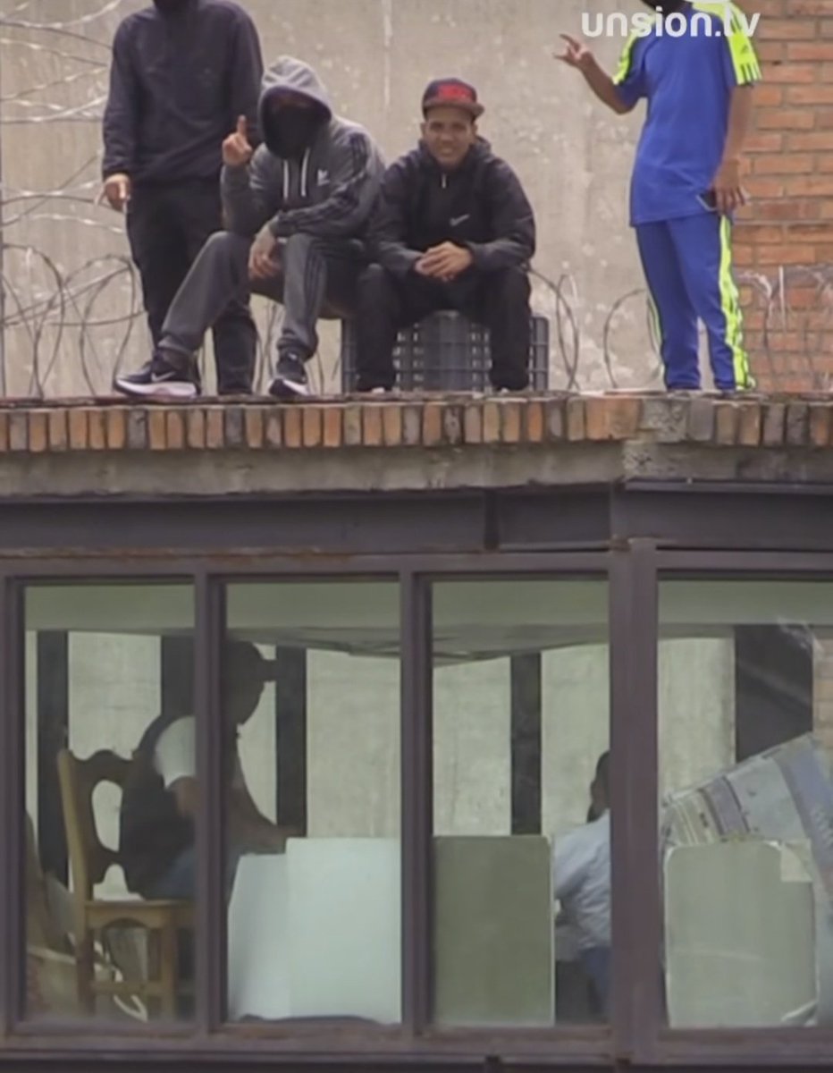 multasabusivas's tweet photo. Para recordar que en #Cuenca hubo gente que se opuso a la construcción de la MEGAOBRA correista de máxima inseguridad CRS Turi.

Por ser cultos y tolerantes a los cuencanos nos tienen de mal en peor y es #URGENTE que exijamos una solución definitiva a esta bomba de tiempo. https://t.co/bJ35lQRudu