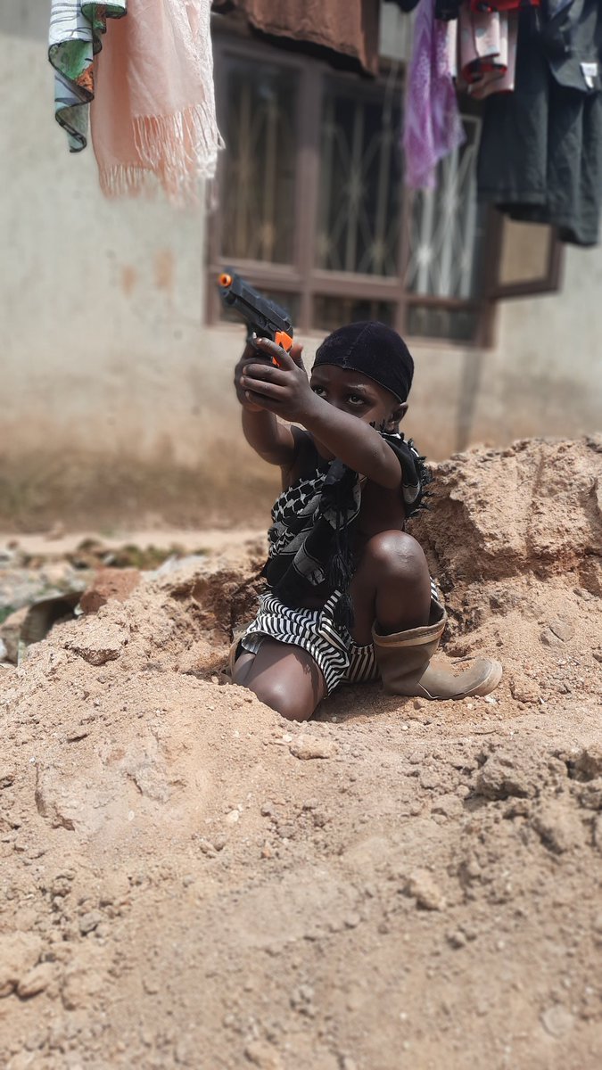 bloodugoffical's tweet image. Katandika butandisi in Bugingo's voice ⚒⚔🔫😅 #bugingo #teens