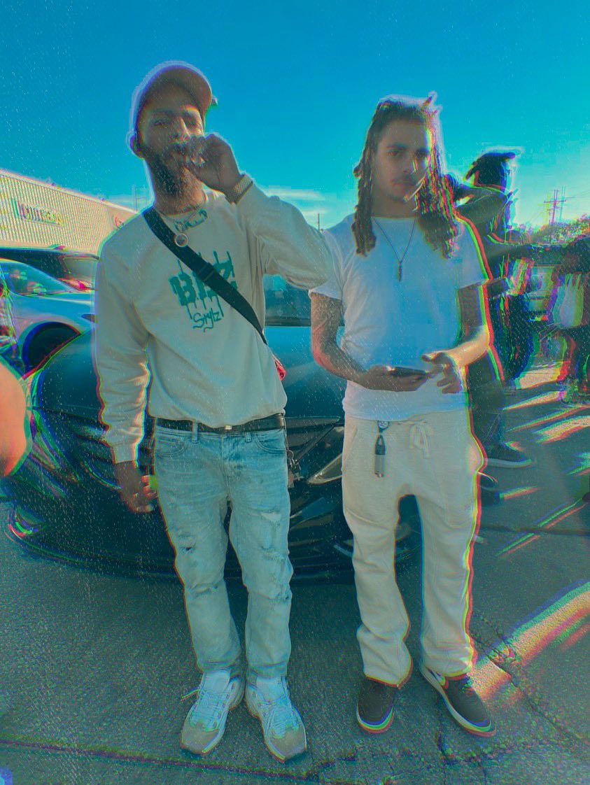 christianpofBEZ's tweet photo. @BEZStylz Pt. 2… check the stills to show how fresh my homeboy @ _eastsidekidd(on IG) was this past Sunday’s #NineTimeSecondLine , rocking the cream & teal around the guys.
.
Hit me up if you’d like to purchase
any of these dope pieces of work… 🎨🖌️👨🏿🎨 https://t.co/QKQTHDJTgX