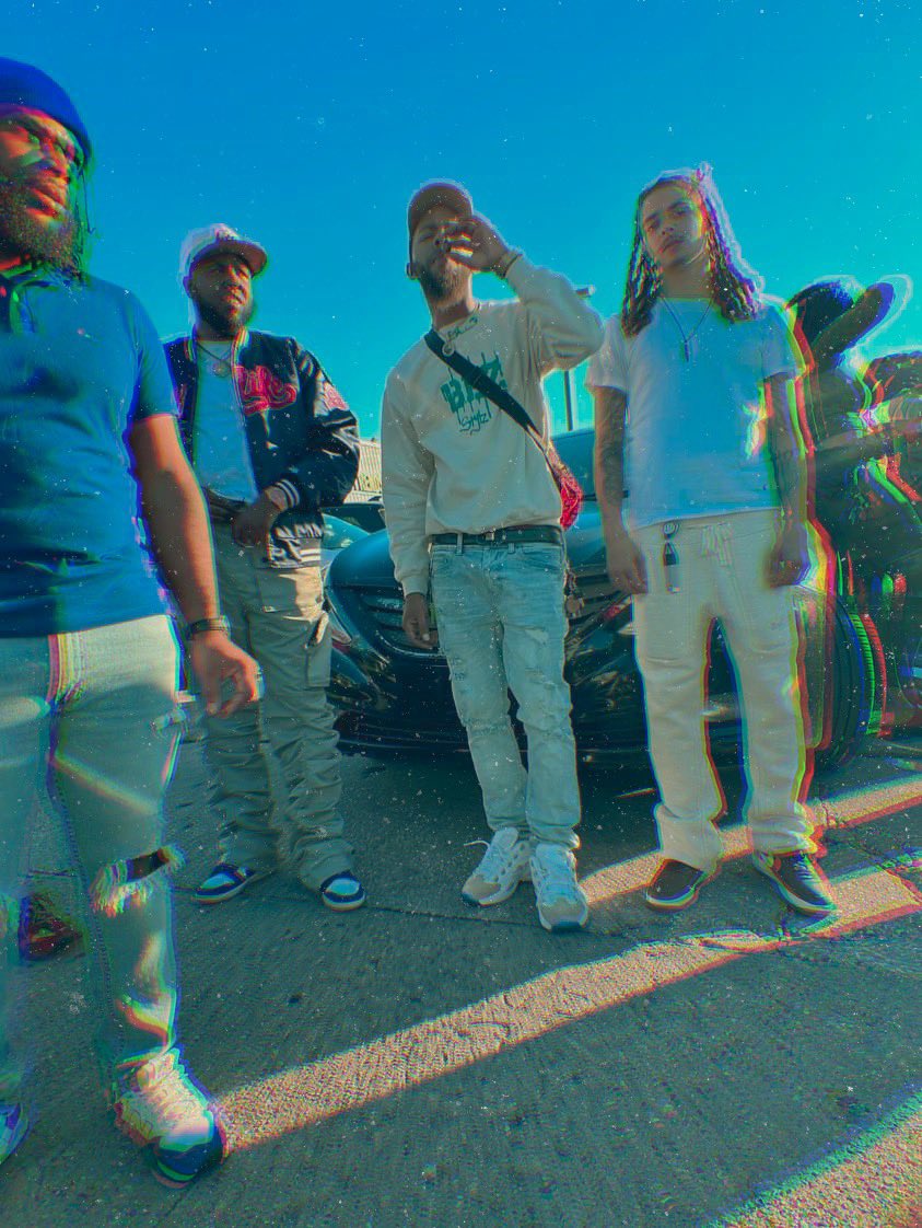 christianpofBEZ's tweet photo. @BEZStylz Pt. 2… check the stills to show how fresh my homeboy @ _eastsidekidd(on IG) was this past Sunday’s #NineTimeSecondLine , rocking the cream & teal around the guys.
.
Hit me up if you’d like to purchase
any of these dope pieces of work… 🎨🖌️👨🏿🎨 https://t.co/QKQTHDJTgX