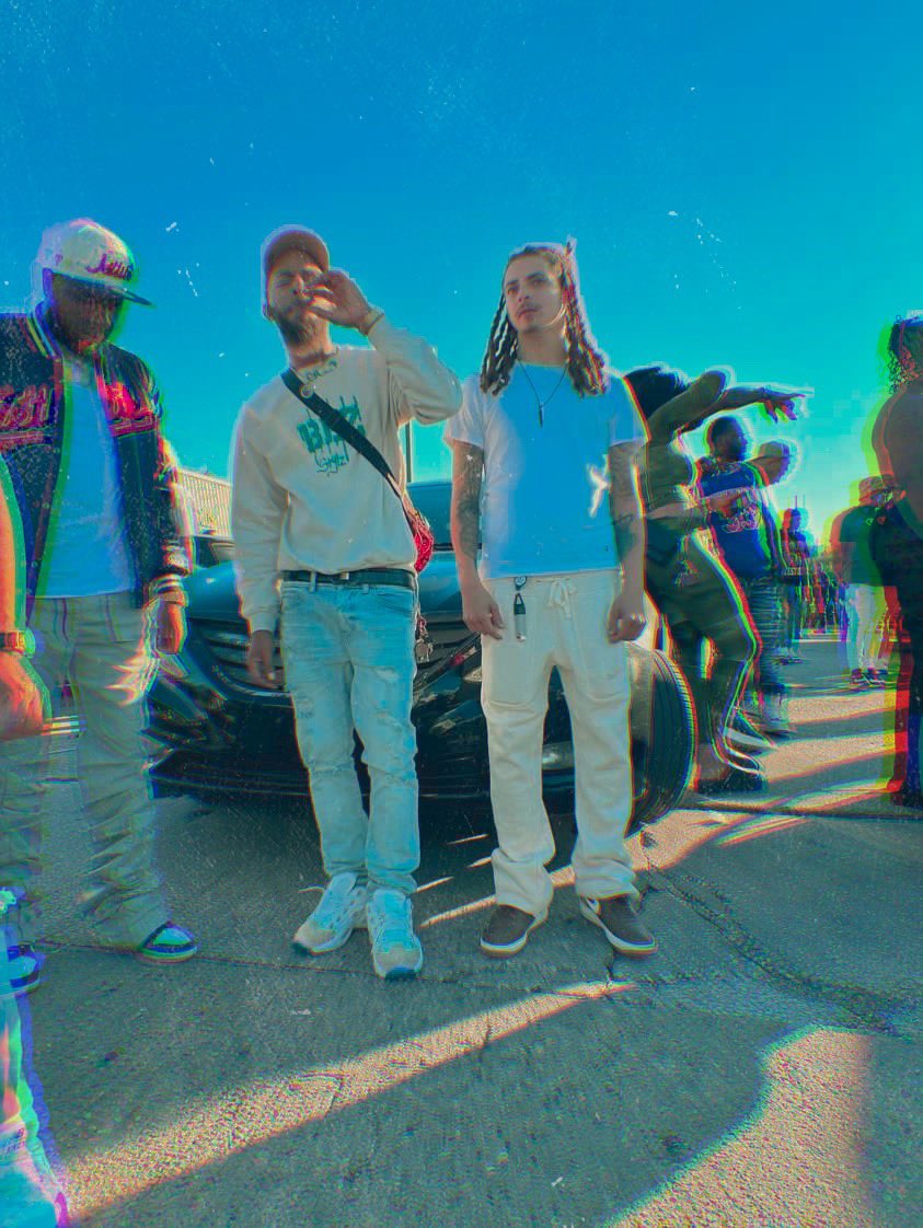 christianpofBEZ's tweet photo. @BEZStylz Pt. 2… check the stills to show how fresh my homeboy @ _eastsidekidd(on IG) was this past Sunday’s #NineTimeSecondLine , rocking the cream & teal around the guys.
.
Hit me up if you’d like to purchase
any of these dope pieces of work… 🎨🖌️👨🏿🎨 https://t.co/QKQTHDJTgX