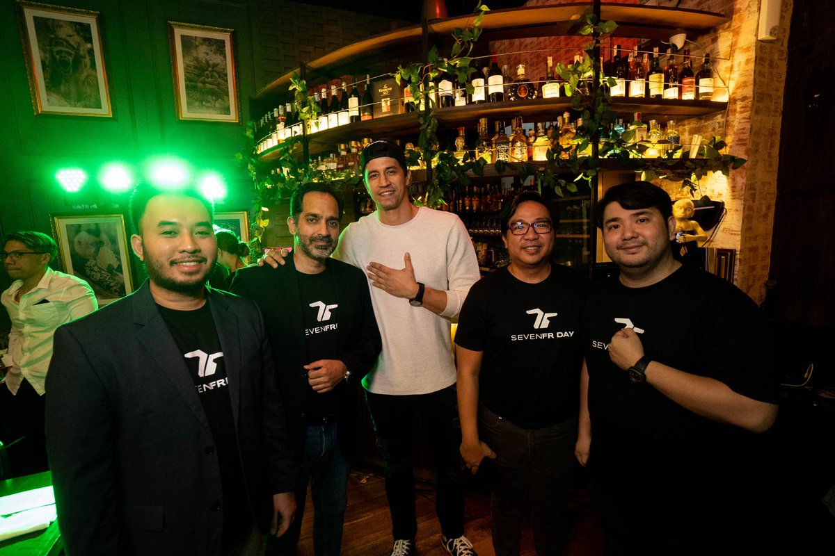 vmgasia's tweet photo. Marc &amp; KC at the first ever #SEVENFRIDAY_PH community gathering! 🤩🙌🏼 

@SEVENFRIDAYFFTP #livesevenfriday #MarcPingris #KCMontero #VMGTalent https://t.co/woonecJL8V