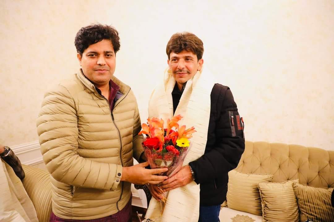 Thanks Imran Pratapgadhi Sahab for the beautiful gathering n lovely dinner at your residence. Such a memorable experience. <a href="/ShayarImran/">Imran Pratapgarhi</a>