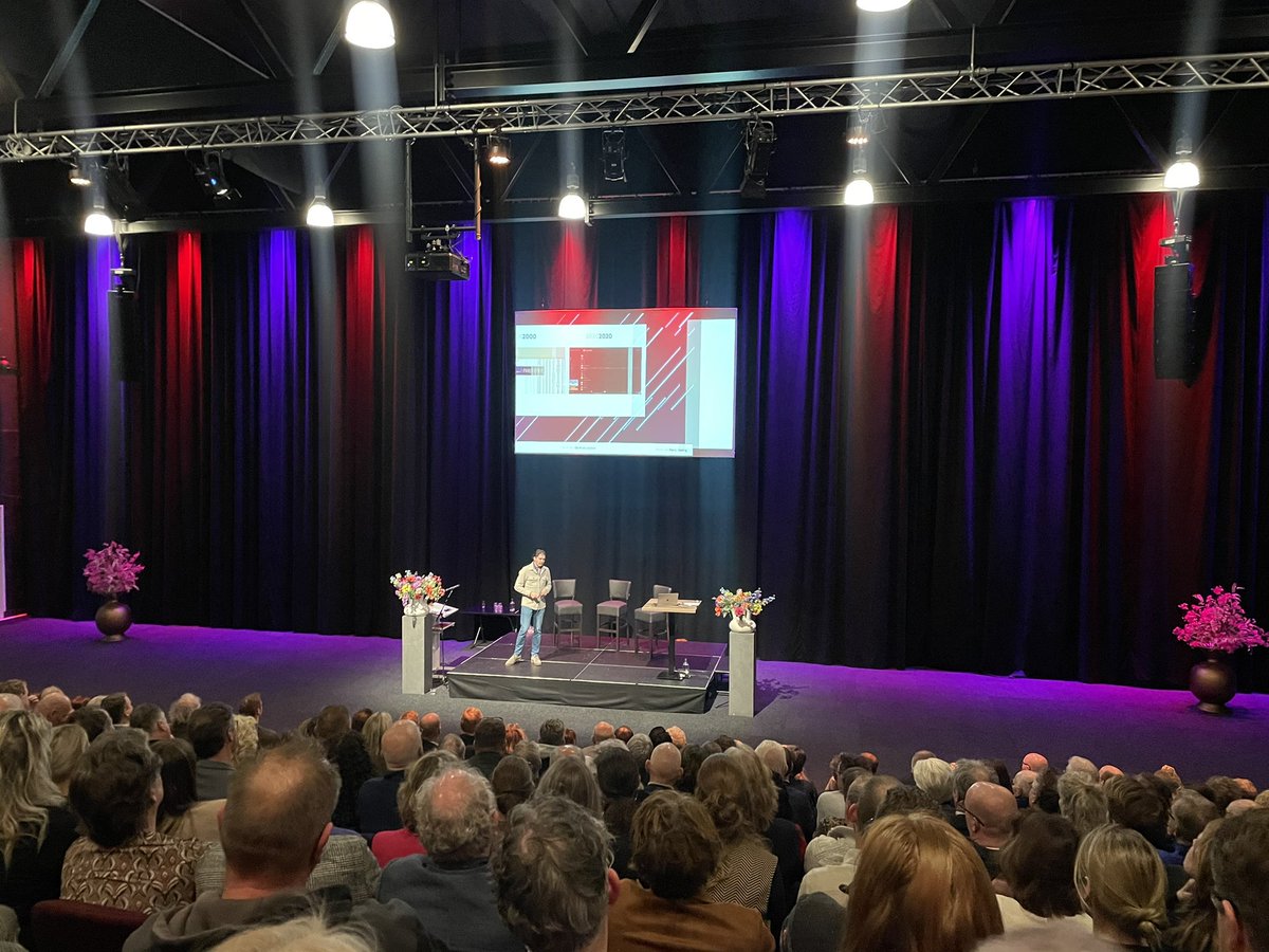 Gezellige én interessante Asser Aftrap gisteravond, georganiseerd door ondernemersverenigingen, culturele organisaties en de gemeente. 🥂

Spreker <a href="/RLGieling/">Remy Gieling</a> inspireerde over de mogelijkheden van AI in ons werk. Leuk om mee aan de slag te gaan!