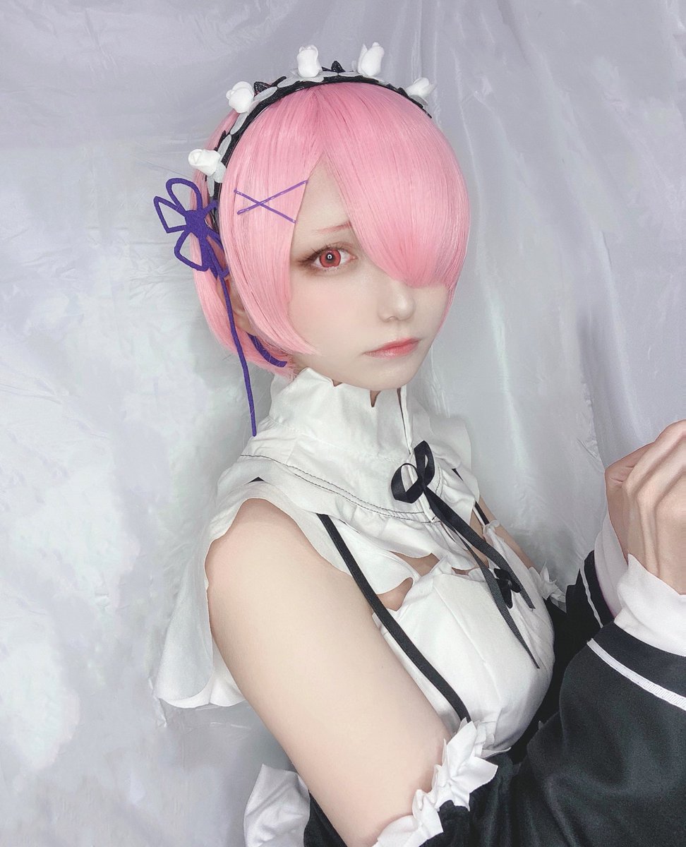 WerJerry's tweet photo. 💗💙😳 #rezero #cosplay #นิกกี้ขยี้ข่าว #GoldenGlobes https://t.co/NM8zxjeFVb
