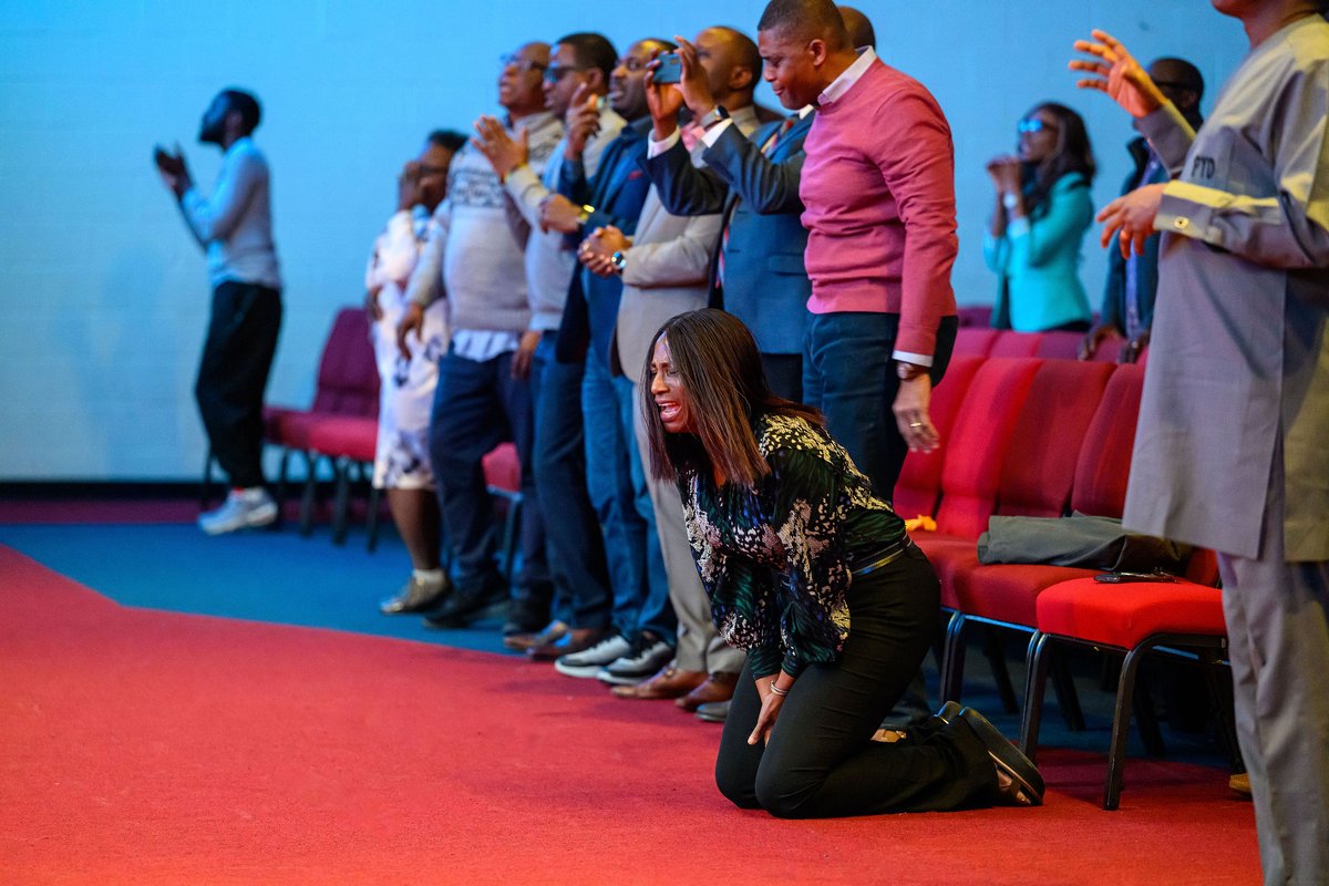 JesusHouseBalt's tweet photo. Day 1 of our 14 Days Of Glory event commenced with the assurance that “God is our shield and exceeding great reward”. Join us for Day 2 on Tuesday, Jan 9 at 7 pm with Pastor Yinka Dada
God has a special message waiting for you! 🌟
#JesusHouseBaltimore #14DaysOfGlory #Prayer https://t.co/vqdeQ5pQQF