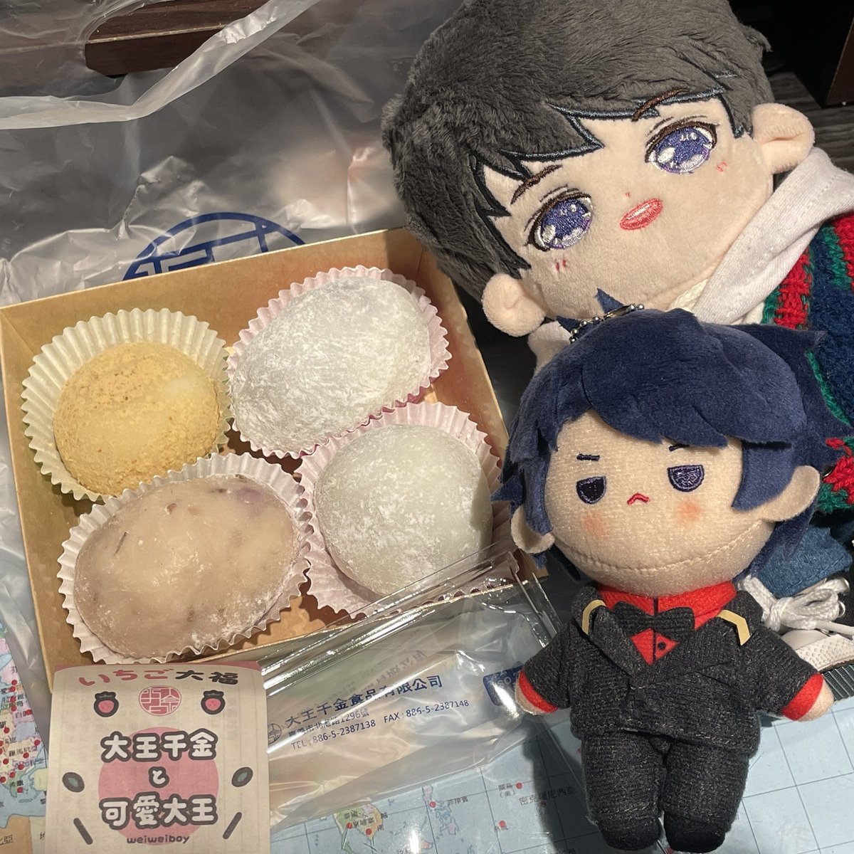 Lucia0509's tweet photo. 派出澤言來掃蜘蛛網🕸️
草莓🍓大福真的好好吃🤤❤️ https://t.co/Hr15lhqcH0