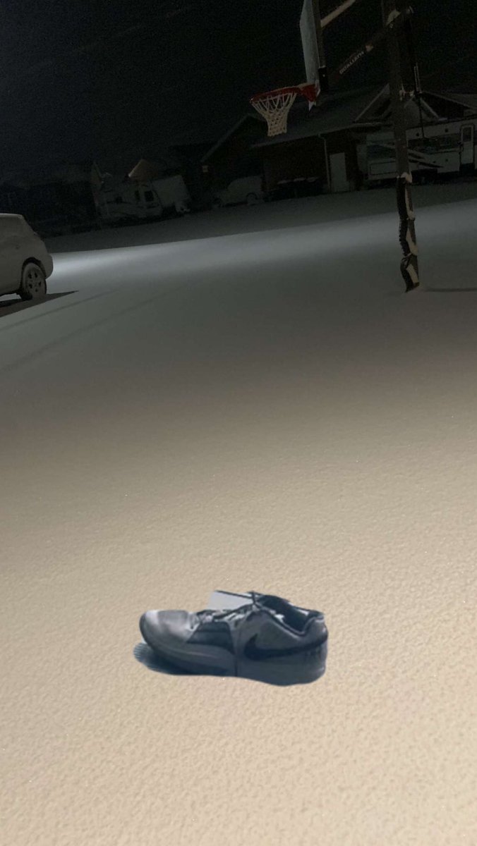 So wtf <a href="/BlakeyMartrell/">Marty Blakey</a> you wore me earlier then just decided to up and leave as soon as this storm hit…@Rick_Grimes141 I need new feet to hug wya🤦‍♂️