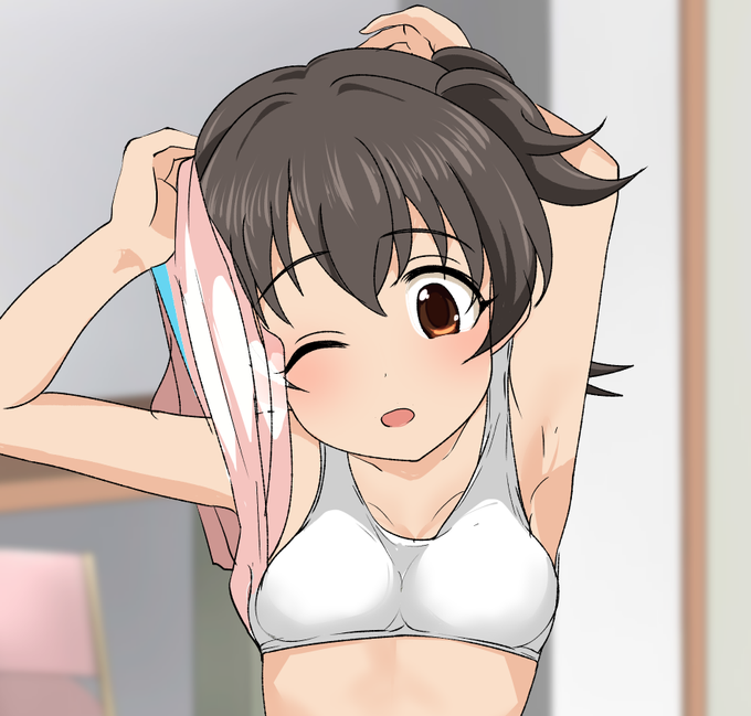 みりあちゃん上着脱ぎ 