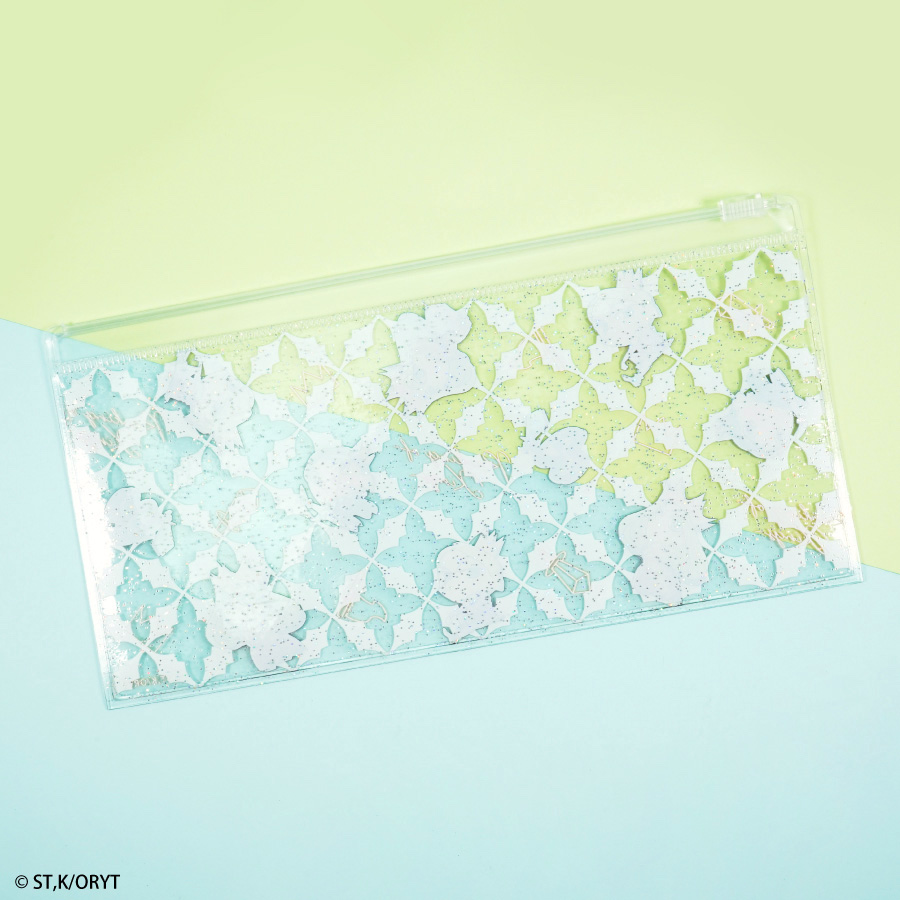 APT_store's tweet photo. ✨👑TVアニメ「王様ランキング 勇気の宝箱」新グッズ紹介👑✨

キラキラ輝く✨✨
「ラメ入りテンチャックケース」〈全2種〉

ポーチやペンケースとして活躍の予感❗️
透けており中身が見える仕様です。

お買い���めは、アルテミスで🌙

#王様ランキング 
 #京まふ2023 https://t.co/UDHuIdMrd8