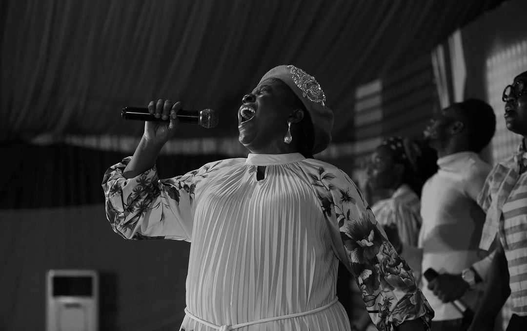 loladeadeleke_'s tweet photo. 12 days of Praise, UNVEIL '24, at Victory Life Bible Church.
Glory to God
Thank you ma @folaachudume for the word and prayers
Thank you @vlbcint
.
#12daysofpraise
#loladeadeleke #gospel #gospelsongs #music #praise #worship #african #trust #love #honest #true #jesus #holy #songs https://t.co/0cKCujUrpp