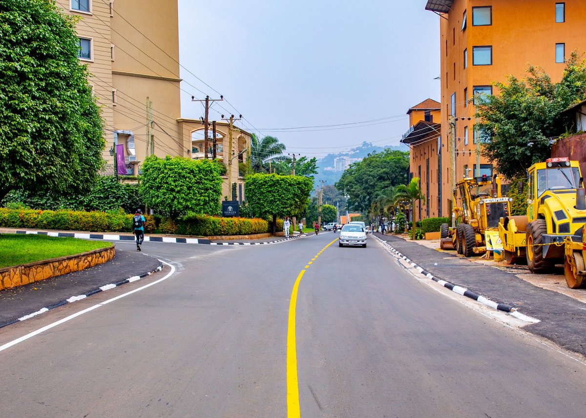 Acknowledging ⁦@KCCAUG⁩ 👏👏👏 for the Kampala Road works that are underway, much needed relief to all road users. Below is Sezibwa Road 👌👌 ⁦@KCCAED⁩