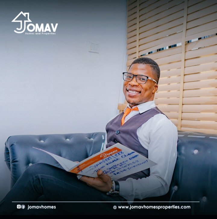 heywhyyoung3's tweet photo. Goodmorning world. To start the year on a good 🗒. I'm a realtor, I have your interest at heart and I'm willing to take you through the process of acquiring property, looking for the best real estate plug, you want to be a land owner or a landlord, indulge me now and be glad.💯☑️ https://t.co/60fVNiIfsH