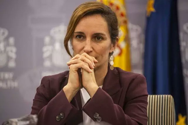ESdiarioCV's tweet photo. ¿Estás de acuerdo con el uso obligatorio de la mascarilla en centros sanitarios de toda España?

🔄 SI
❤️ NO https://t.co/IeZFZ0Wcrg