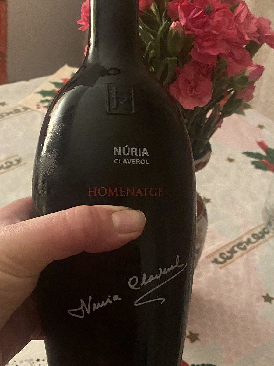 Excepcional y singular cava de paraje para brindar, homenajear la vida 🥂 #cava #cavaparaje <a href="/bsumarroca/">Bodegues Sumarroca</a> @nuriaclaverolcava @odyel_  #foodporn #foodlovers #foodie ##foodblogger #foodsfromspain #foodlover #foodphotography 
@maitemikmik <a href="/gastronomiayuna/">Gastronomía y una</a>
#apasionadagastronomica