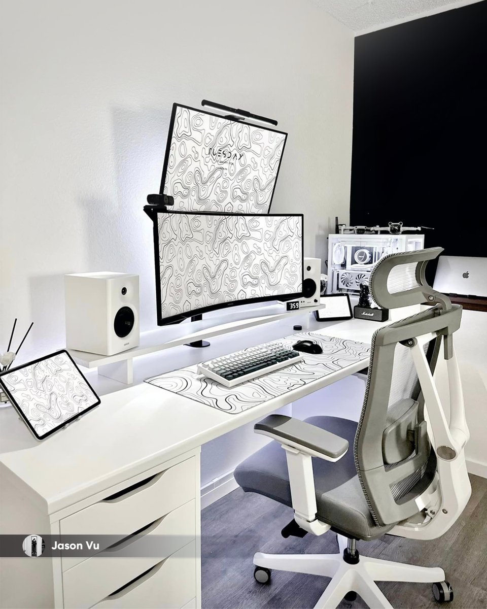 dee_hw's tweet photo. Black and White vs. Green and Cosy. Which one is u?
#personalizedsetup

Huge shoutouts to the two Winners of our Winter Workspace Setup contest during Christmas 2023 🚀 https://t.co/irbu1FGwe3