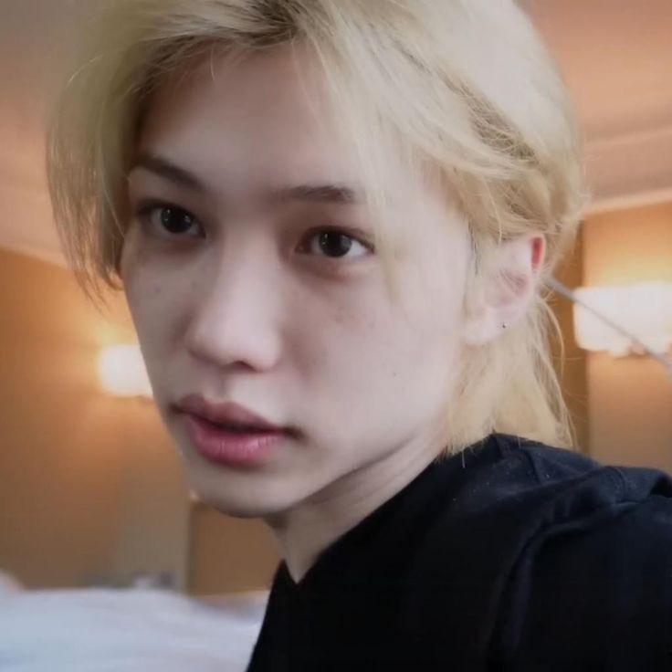 cattzitoss's tweet photo. five tweets 🔞 – #jeonglix

— dónde flx está caliente y le manda un mensaje a su mejor amigo jngin sí puede mandarle una foto de su verg4. https://t.co/hnaDoFcqic