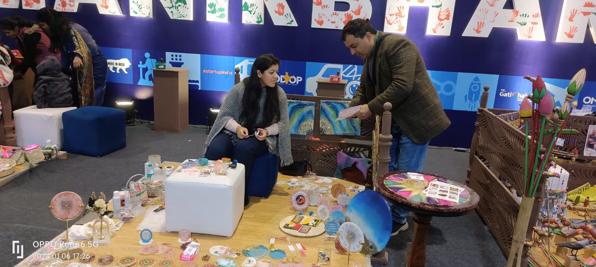 ODOP_IND's tweet photo. During the #AatmanirbharBharatUtsav, a comprehensive e-commerce onboarding session was organised by @Meesho_Official, where 25+ artisans were onboarded, enhancing their digital presence &amp; expanding their market reach through the company's robust online platform.

#VocalForLocal https://t.co/a6Gq03ZxpF