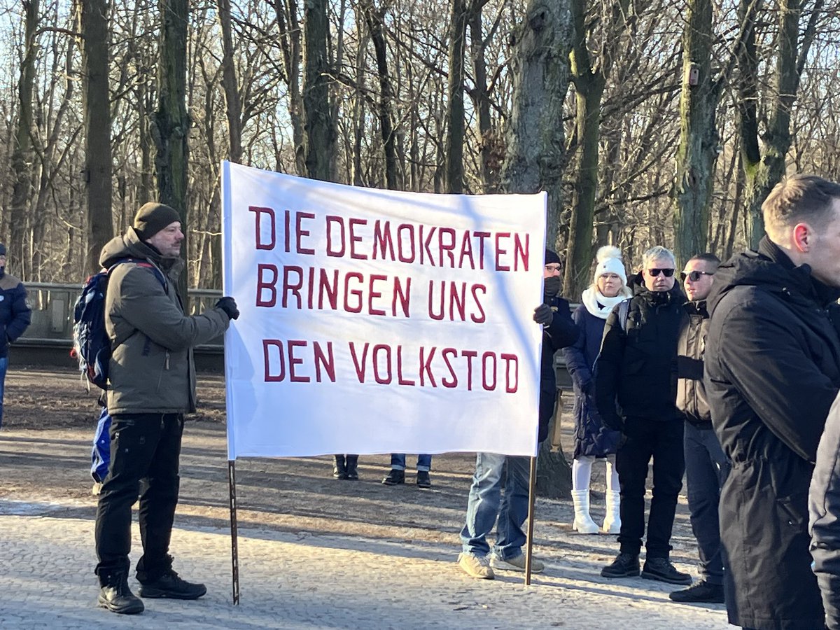40PercentGerman's tweet photo. As an immigrant to Germany, I’m just wondering: is this the Leitkultur we keep being told we need? https://t.co/1aQSUEeVjG