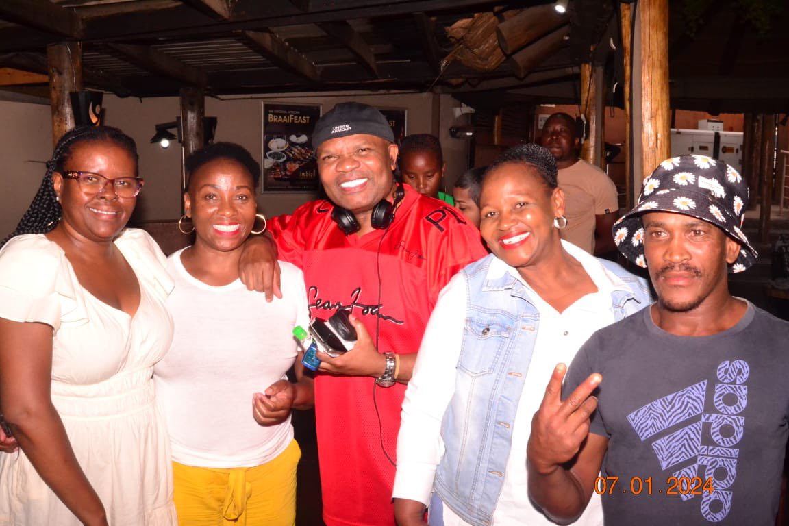 BusyCornerIS's tweet photo. Khumbula eKhaya!! 🎶💃🏾🔥

It’s the Experience®️

—————————
#ImbizoShisanyama 
Africa’s Ultimate Braai Experience®️ https://t.co/BXJXI1XoEq