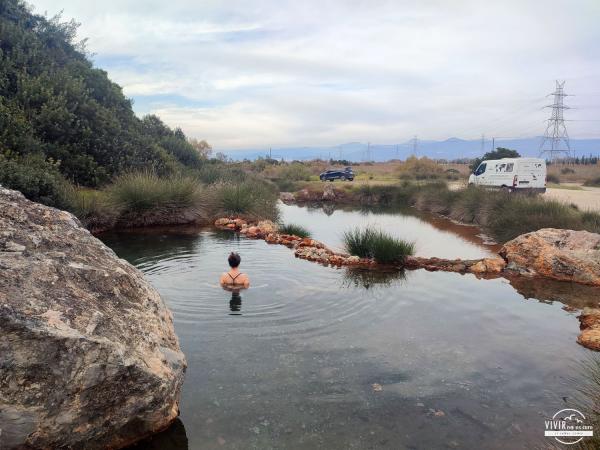 vivirnoescaro's tweet photo. ¡Bienvenidos al paraíso! Hablamos de #Grecia.  Hemos recopilado para ti las 6 mejores #termas gratuitas de la zona de las #Termópilas y alrededores. ¡Sí! ¡6 #pozas termales 100% #gratis, a menos de 30 kilómetros entre la primera y la última!😍👉👇https://t.co/lizc6luyHo
#viajes https://t.co/DoSoeVRCWh