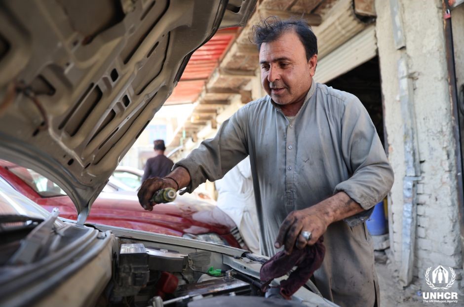 UNHCRAfg's tweet photo. With UNHCR grant to support small businesses, Enzir Gul, a 43-year-old displaced Afghan, now runs a mechanic shop in Matun city, Khost.

“Thanks to UNHCR for enabling me to start my own business and support my family,” he said. https://t.co/kCBzFZ25aI