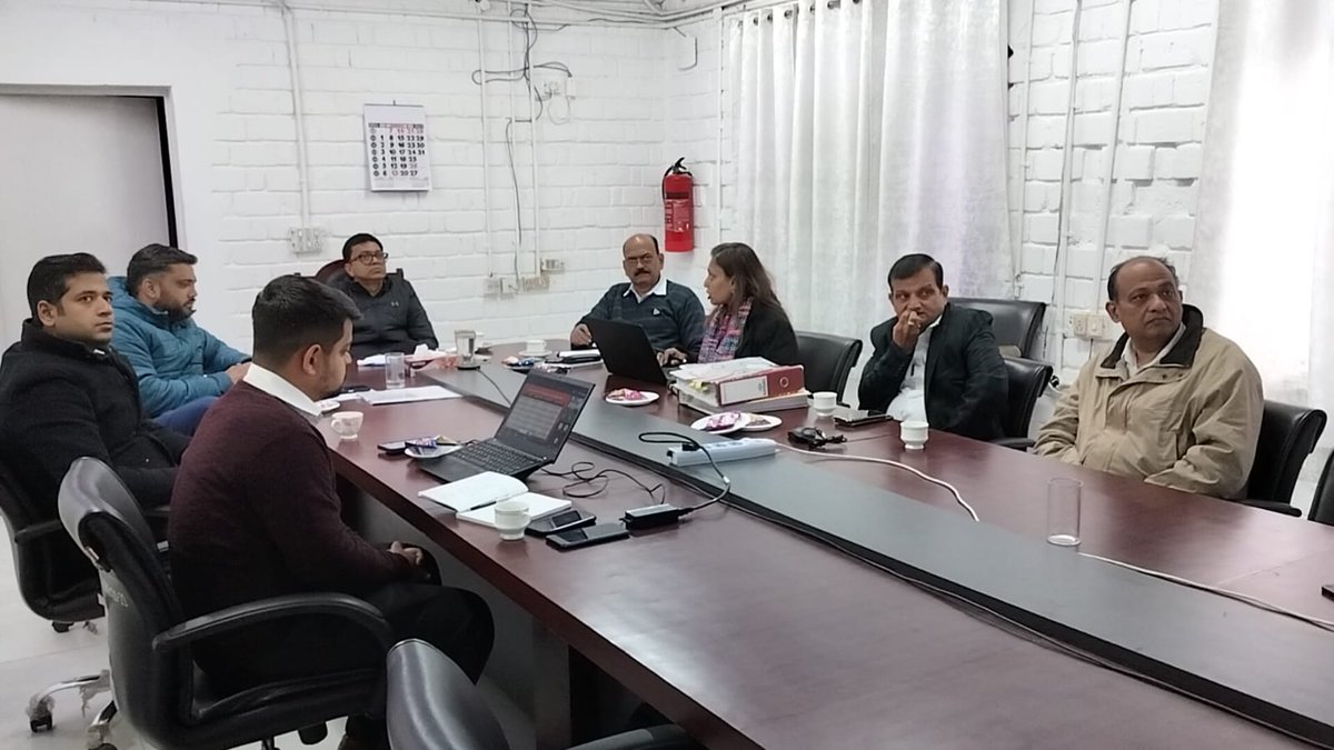 UPRERAofficial's tweet photo. उ.प्र. रेरा द्वारा रेरा ऐक्ट की धारा-8 के अन्तर्गत पुनर्वासित परियोजनाओं की समीक्षा बैठक आयोजित की गई जिसमें प्रोमोटर्स तथा उनके आवंटियों के समक्ष परियोजनाओं के शेष निर्माण व विकास कार्यों की गति, निर्धारित माइल्स्टोन व ओसी की योजना पर चर्चा हुई।
#UPRERA #Section8 #StuckProjects https://t.co/fJ4VYQeSY6