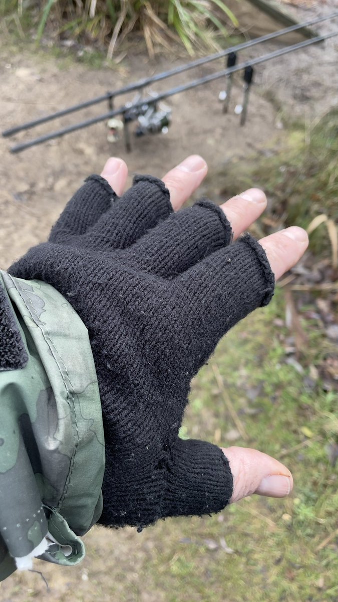 JoeTurnbull69's tweet photo. Be prepped for winter sessions…
Make sure you’re wrapped up and warm if you’re out. After 30 odd years fishing throughout the years I know how important it is to stay warm. This keeps you motivated and ready for anything.
#winterangling #ridgemonkey #getoutthere https://t.co/H1JAAV7DQC
