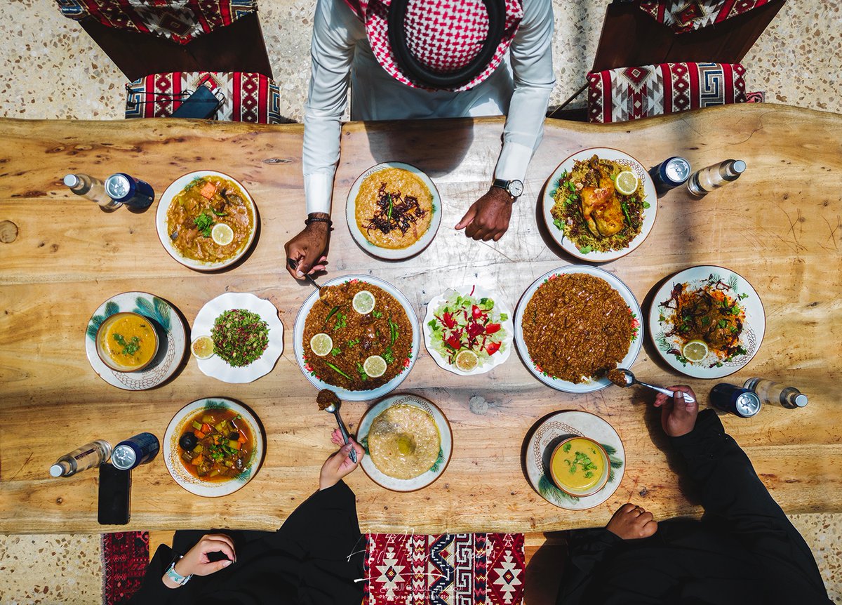 alsheikhphoto's tweet photo. من خيرات المناطق وثقافة أهلها، تشكّلت ألذ الأطباق ..
على امتداد الأرض، استلهمت المنطقة الشرقية من طبيعتها، ومن واحة الاحساء طبق الأرز الحساوي لـ يمثل المنطقة الشرقية ومن هنا تروي القصص عن أصالة ثقافتنا.

#المنطقة_الشرقية
#الاحساء
#هيئة_فنون_الطهي
#مبادرة_روايات_الأطباق_الوطنية https://t.co/xL6s8kXWt7