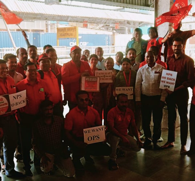venupnair_nrmu's tweet photo. Today (09.01.24) 11 hrs Attended 2nd day of relay hunger strike at IGP station as per the directives by AIRF/NRMU for restoration of OPS…🙏🏻🚩🚩🚩🚩🚩
@ShivaGopalMish1 @ITFglobalunion @AIRF_COMMS @airfindia @NWREU @lumding39425 https://t.co/XPsv3qPiAO