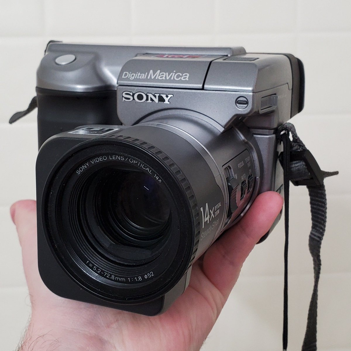 Strictixratlure's tweet image. This is a Sony Mavica, it's a digital camera that uses the save icon. I am currently doing a year long project where I shoot photos each week and upload them to my website. (designsbyshane.net) come follow along it'll be fun. #photography #digicam #photoproject