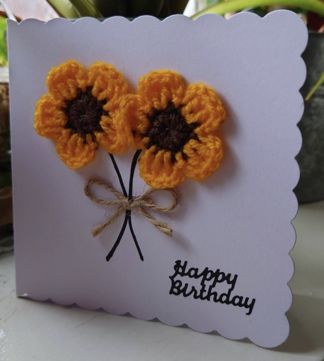 Brighten up someone's birthday with a handcrafted sunflower card. Free postage. Link below. Shop link found in bio. etsy.com/uk/listing/143… #cardsforsale #handcrafted #birthdaycards #etsyshop