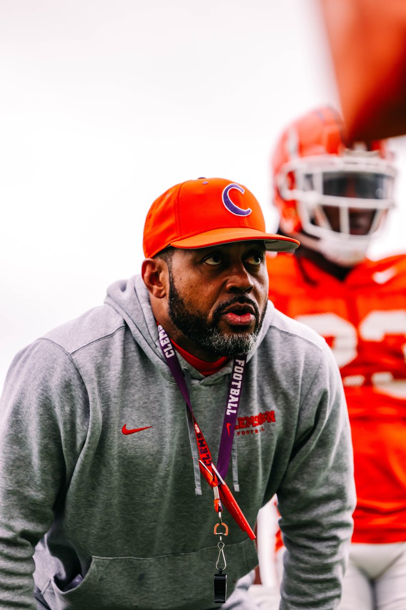 Matrix Analytical (@cfbanalytical) on Twitter photo 2023 FBS 2nd Staff All-American - Defensive Backs
Mike Reed of the Clemson Tigers with a 2023 season grade of 91.9. That's a 5 Star grade to bump his career grade to 81.8 and among the top 15% of all DB coaches since 2010. #Clemson 
matrixanalytical.com/post/the-2023-โฆ 2023 FBS 2nd Staff All-American - Defensive Backs
Mike Reed of the Clemson Tigers with a 2023 season grade of 91.9. That's a 5 Star grade to bump his career grade to 81.8 and among the top 15% of all DB coaches since 2010. #Clemson 
matrixanalytical.com/post/the-2023-โฆ