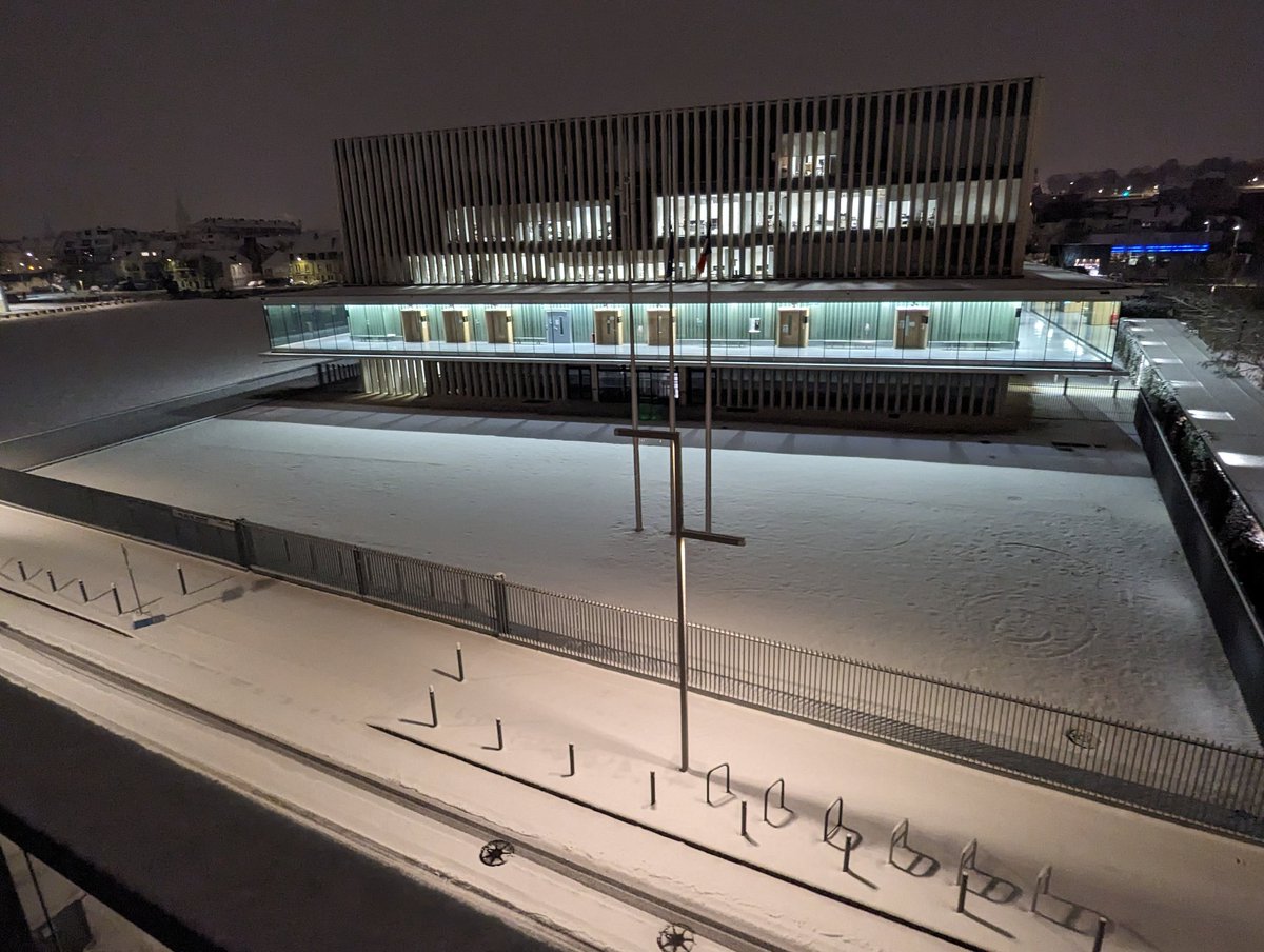 RaphaelEvent's tweet image. Enfin te voilà ❄️❄️❄️ 
#caen #neige