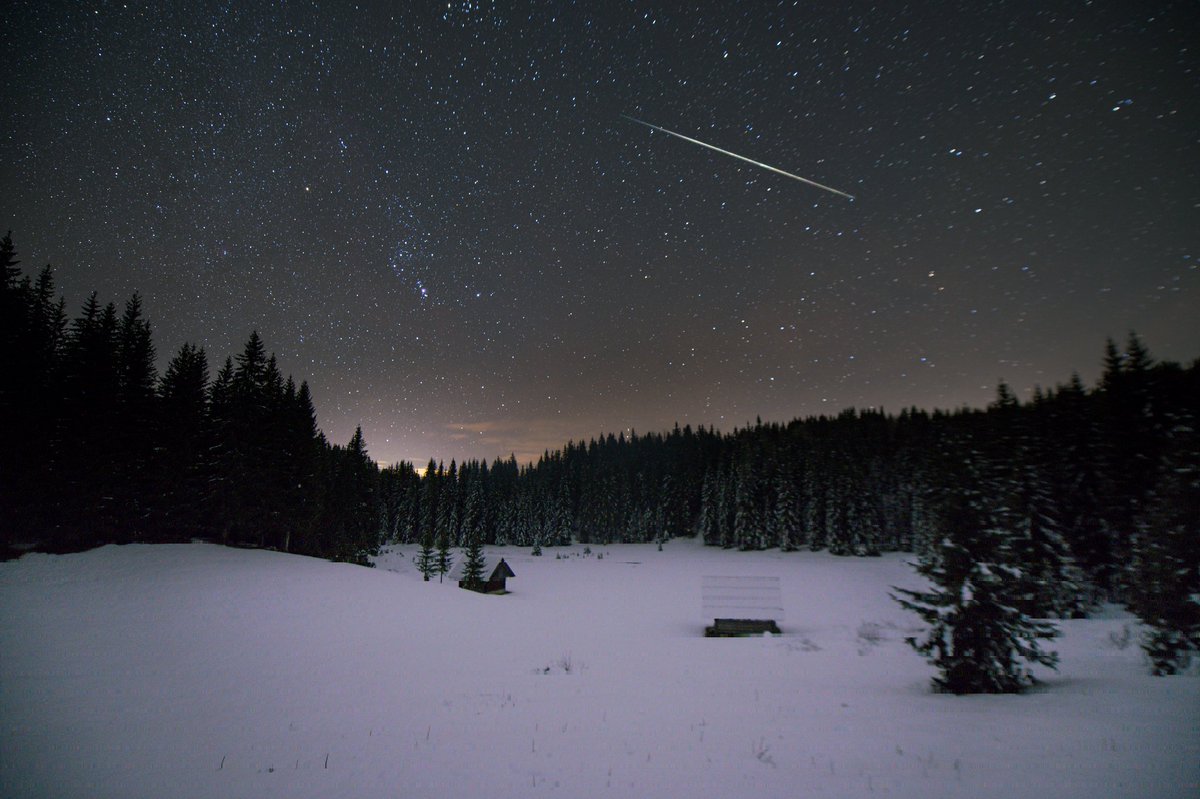 ZupanPhoto's tweet photo. Geminid meteor shower 
Pokljuka, Slovenia (14.12.2023)

#meteorshower #geminid #pokljuka #slovenia #astrophotography #astronomy #meteor https://t.co/FOcEPhg0jK