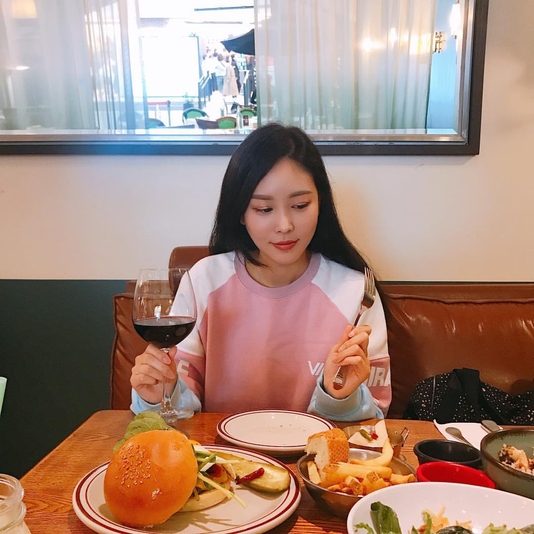 “진짜 한눈 팔지 말고 나의 길을 가야 한다. 남들이 무엇을 이뤘는지는 나와 관계 없다. 내가 이룰 수 있는 것을 이루는 게 중요하다. 일단 보이는 곳까지만 가보자.” 과거의 기록을 보는 거 잼나다🤭