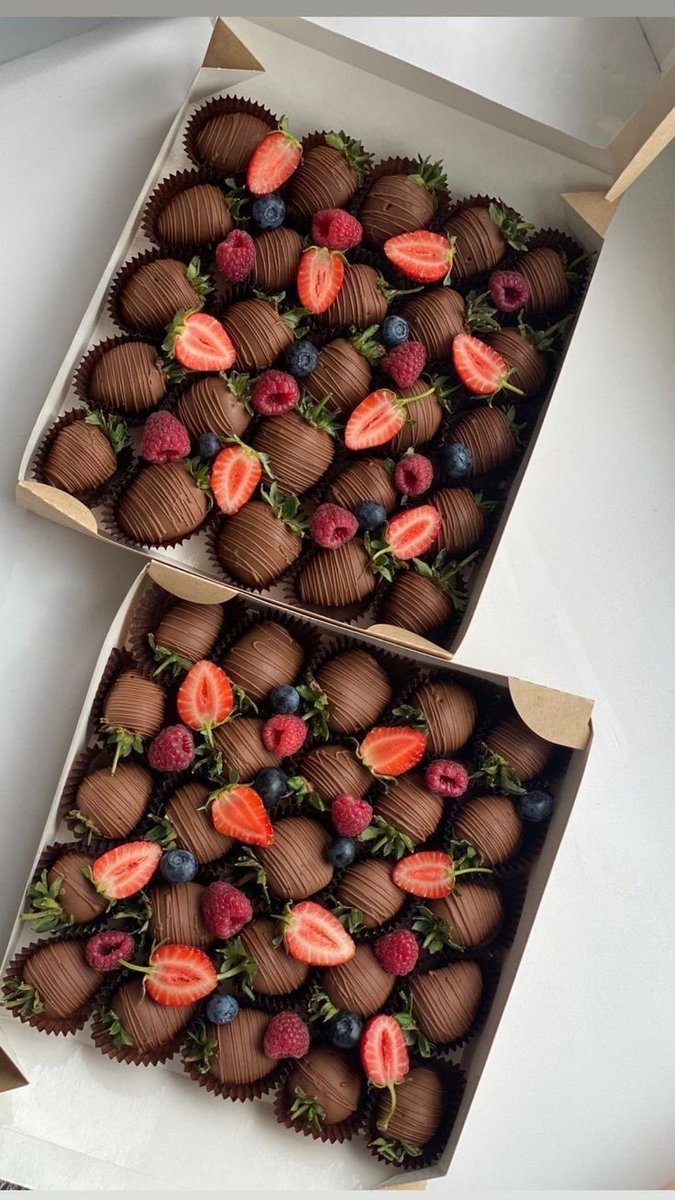 chocolate covered strawberries 🍓