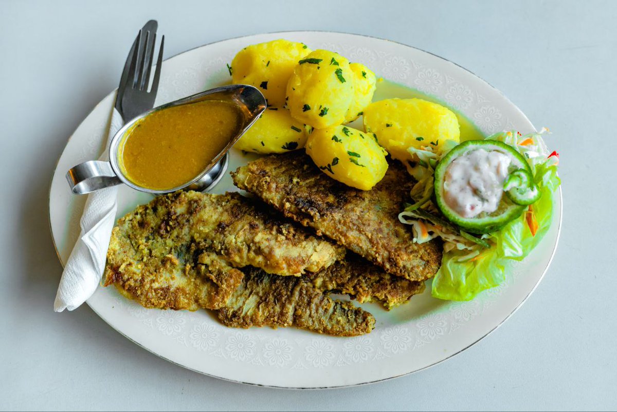 hotel_koki's tweet image. We can all agree that a lunch date with us @hotel_koki would be the highlight of your day because we are that good at what we do 👌 we do it well 🙏 #lunchwithaview 
#hotel 
#kampala 
#uganda 
#restaurant