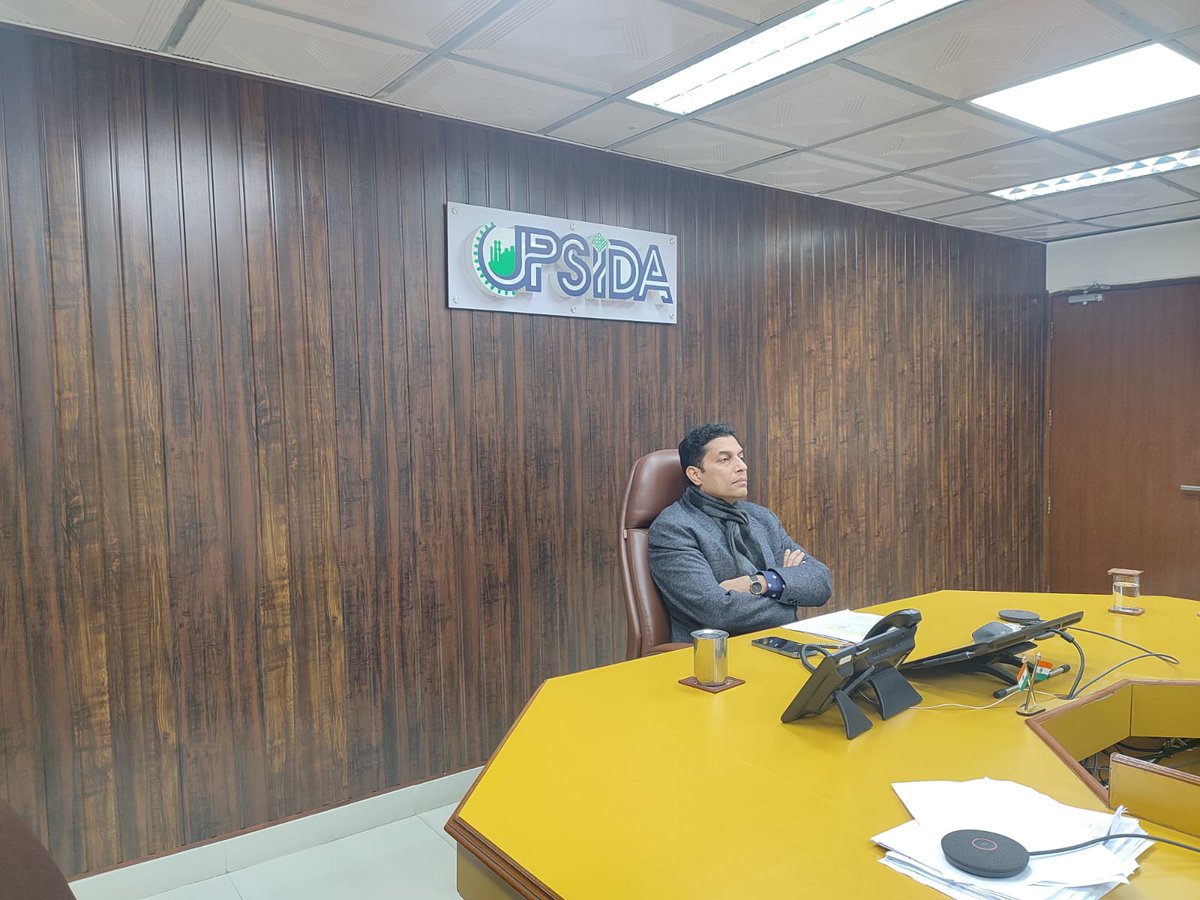 UPSIDA's tweet photo. CEO UPSIDA Shri Mayur Maheshwari reviewed the pendencies and in-process applications in the OBPAS and directed the respective officials to promptly address and clear the following issues. Directives were given to the OBPAS team to resolve software issues.

#UPSIDA #UttarPradesh #industrial_development #OBPAS #DigitalInitiatives