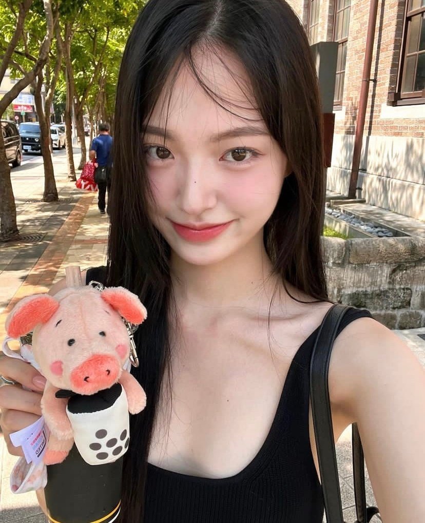 爱会迟到 但不会缺席🫰🏻 https://t.co/XQLE4BEV9A