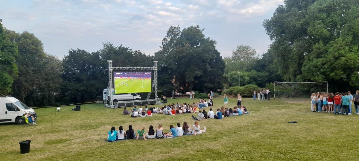 HighRiseproject's tweet photo. Get ready to immerse yourself in the excitement of live football like never before with our state-of-the-art Mobile LED Screens! 📺⚽

Prices:
2.5m £1100 plus vat (to hire for duration of euros £10k plus vat) 
6m starting from £2500 plus vat 
8m starting from £3500 plus vat https://t.co/lptyQ9Cdn3