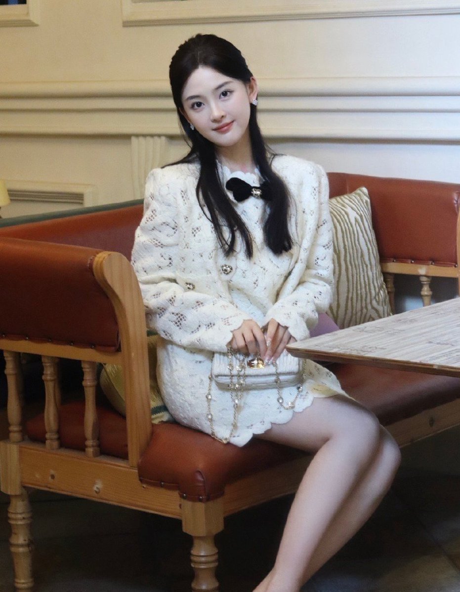 假装是哪家的大小姐 https://t.co/RjwwxYS43G