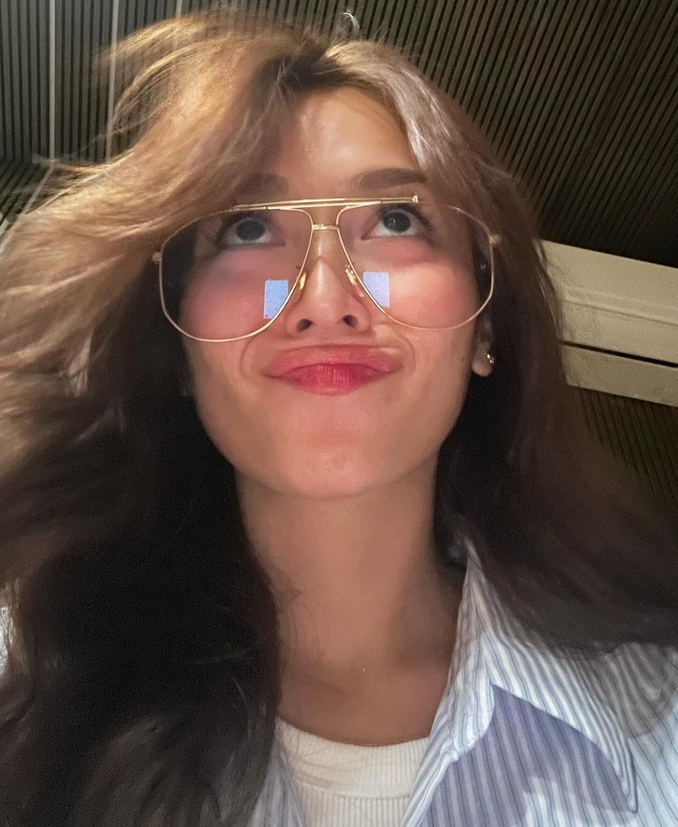 KATHRElGN's tweet photo. her first selfie of 2024 🥹 https://t.co/dLYKRYt3Ks