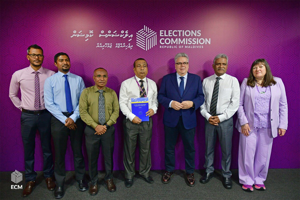 The #EUEOM’s Chief Observer Mr. Jose Ignacio Sanchez Amoris met with the Members of the Commission today. 

Discussions were held about the EU's final report for the 2023 Presidential Election of the #Maldives